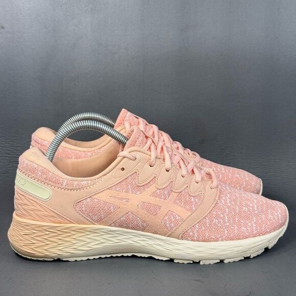 Asics Women's Roadhawk athletic sneaker running shoes size 10 - Picture 1 of 8